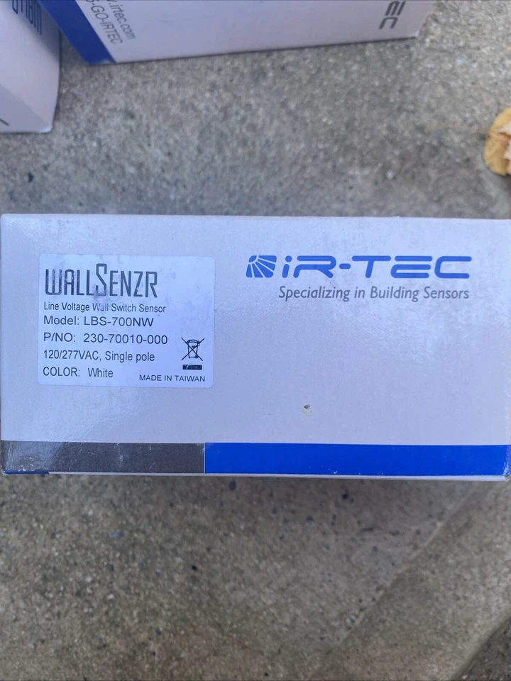 IR-Tec LBS-700NW WallSenzr Smart Home Wall Switch Single Pole 120/277VAC White - Image 1 of 1