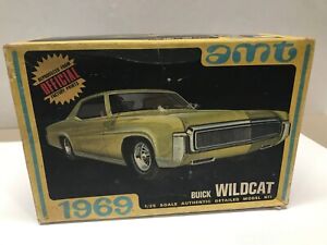 Vintage Original Issue Amt 1/25 Scale 1969 Buick Wildcat Junkyard Parts Kit