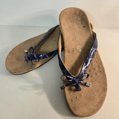 Sandalias chanclas Vionic talla 11 azul patrón Chevron Bella II puntera Foto 1 de 4
