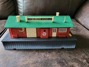 New Bright 1986 Rio Grande Station Train Depot, READ First - Picture 1 of 20