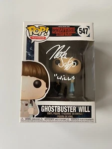 NOAH SCHNAPP In-Person signiert Autogramm FUNKO POP STRANGER THINGS - Bild 1 von 4