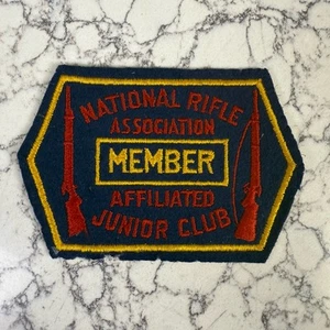 Parche de club junior afiliado a miembros de la NRA de colección de los años 60 de 3" de alto 4,25" de ancho - Imagen 1 de 4