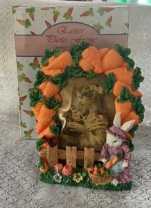 "Cornice fotografica vintage anni '90 resina 3D pesante PASQUALE coniglio carota 6"" X 7,5"" - Foto 1 di 8