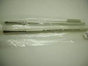 LOTE DE 2 MAQUILLAJE PARA SIEMPRE AUTÉNTICOS. PINCEL LÁPIZ LABIAL TAMAÑO COMPLETO 3N VALOR MINORISTA $42 - Imagen 1 de 4
