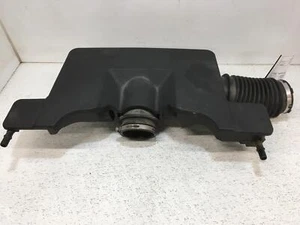 17 GMC YUKON XL 1500 Air Intake Tube resonator Intake Tube - Picture 1 of 2