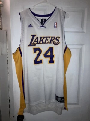 Camiseta Kobe Bryant NBA Lakers Sunday Blanca Hombres XL Adidas Cosida #24 Usada De Colección Foto 1 de 4