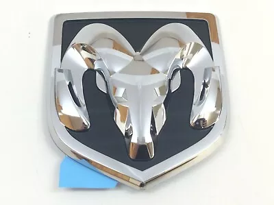 Dodge Ram 1500 2500 3500 2011-2018 puerta trasera emblema de cabeza Ram nuevo OEM 68082011AB Foto 1 de 3