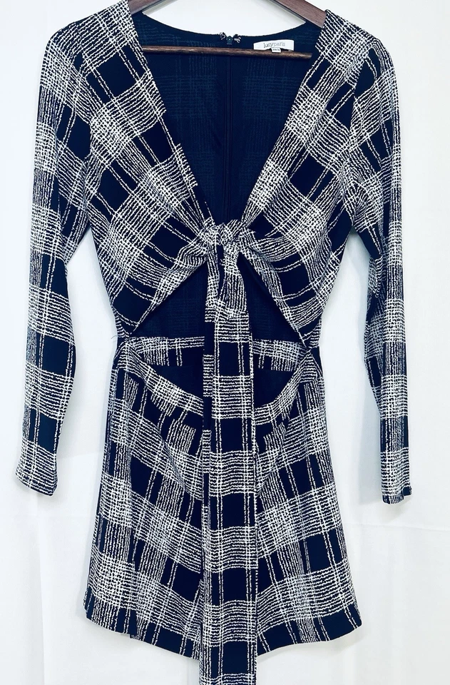 Mameluco a Cuadros Lucy Paris Azul Marino y Blanco Talla Pequeña Corbata Frontal Corte Manga Larga Foto 1 de 4
