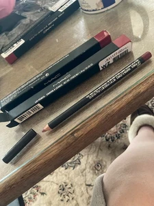MAC Lip Pencil Liner - Tonalità: BEET, Matita labbra cremosa, senza sbavature - Nuova, X 2 - Foto 1 di 4