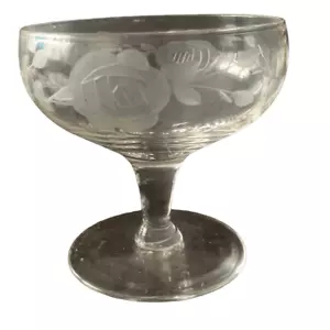 Vaso de postre Sherbet champán con patas florales corte vintage estilo clásico - Imagen 1 de 9