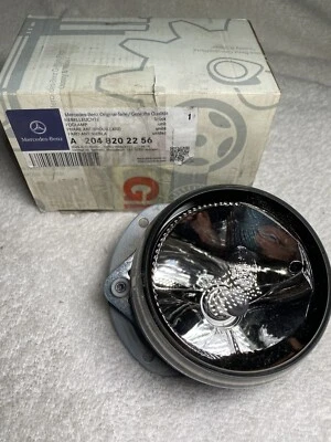 Faro antiniebla inferior derecho mercedes-benz oem 2048202256 nuevo Foto 1 de 4