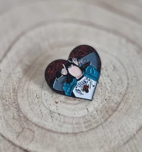 Stranger Things Hellfire Club Heart Design Pin Cool - Picture 1 of 2