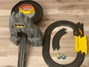 Geotrax Batman Batcave DC SUPER FRIENDS Tracks Only As Pictured w/Figures~No Car - Picture 1 of 8