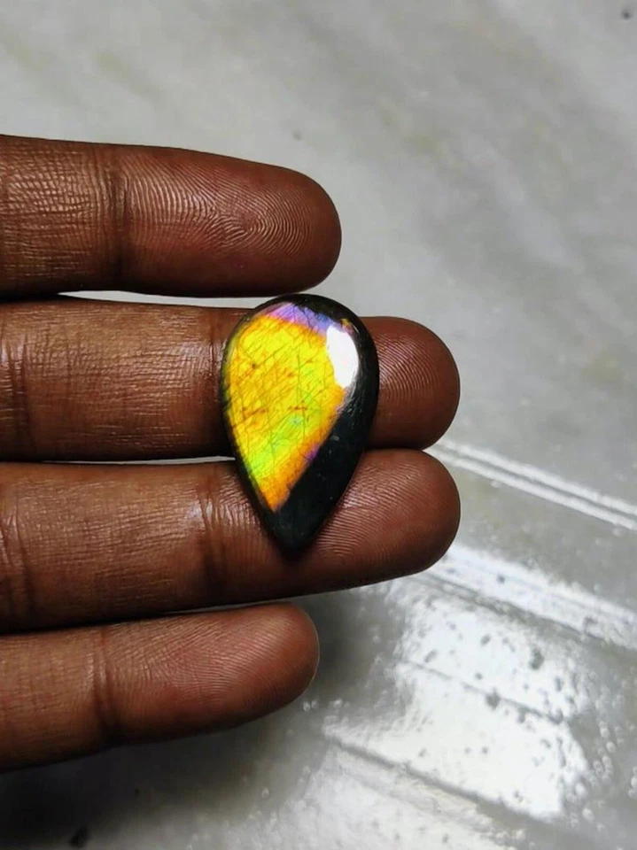 Genuine Multi Flash Labradorites,Pear/Heart/Fancy D Shape/Round Loose Cabochons - Image 1 of 1