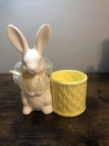Vintage Ceramic Bunny Figurine flower pot - Picture 1 of 9