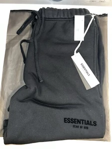 Fear of God Essentials Shorts Black/Limo Fall Winter 2022 (FW22) Size Small - Picture 1 of 5