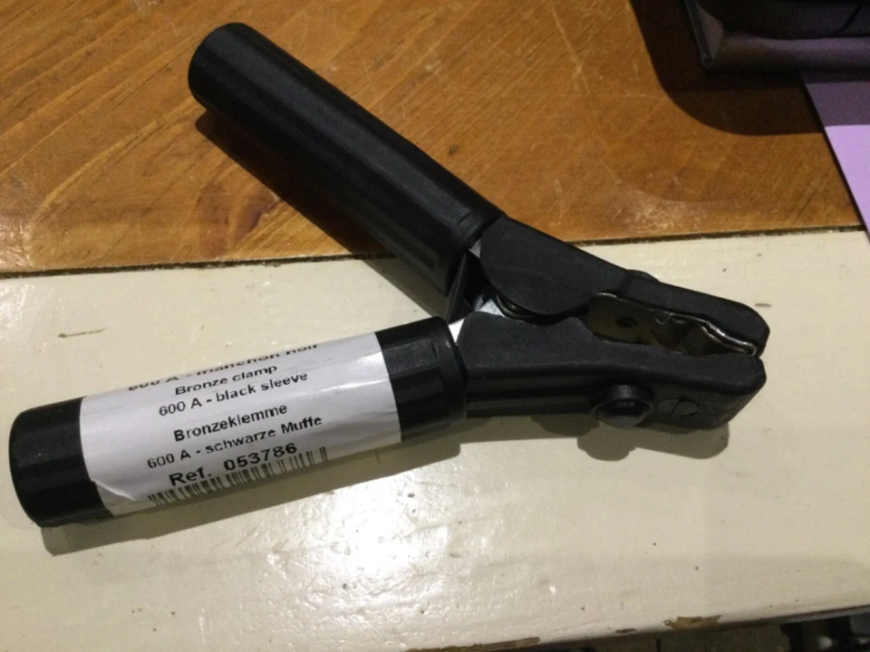 Brand New GYS Insulated Earthing Clamp - 600 A - Black - 053786