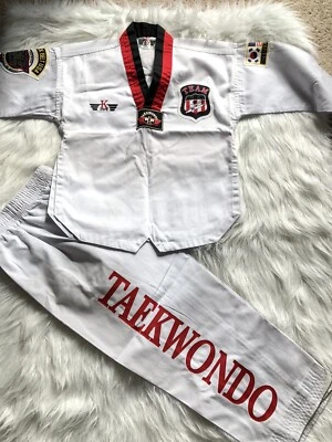 K One uniforme de taekwondo juvenil marcial tamanho 0/120 cm EUA CINTO PRETO BORDADO - Imagem 1 de 4