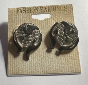 Hands Holding World Globe Earrings - Picture 1 of 2