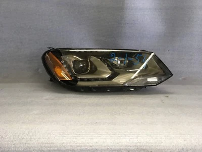 Faro derecho Volkswagen Touareg xenón 2011-2014 para uso de piezas OEM Foto 1 de 4