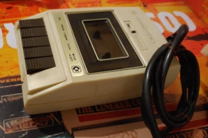 Unidad de casete Commodore PET para 64 128 VIC 20 PET funciona 8 bits clásico (defectuoso) - Imagen 1 de 3