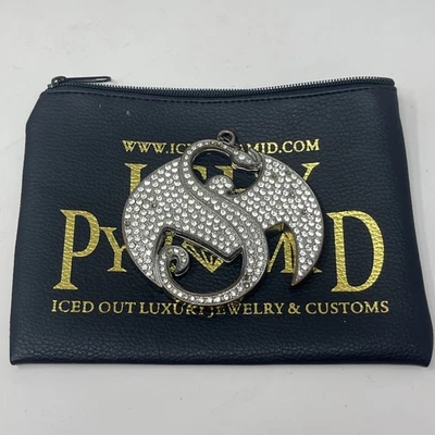 Tech N9ne Extraña Música Colgante Pirámide Helada Foto 1 de 4