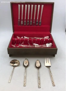 Oneida Silver Plated Spoon, Fork, Knife Flatware Set With Case - Picture 1 of 7