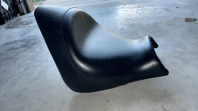 04-08 Asiento conductor delantero negro genuino Honda VTX 1800 77200-MCVG-R100 Foto 1 de 3