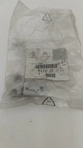Batteuse de serrure de porte Peugeot 205 GTI d’origine - 9170.J3 9170J3 9170 J3 - Foto 1 di 1