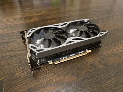 Tarjeta gráfica EVGA GeForce GTX 1660 Ti SC Ultra Gaming 6 GB GDDR5 Foto 1 de 4