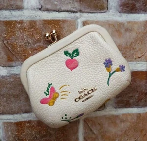【Hard to Find】Vintage Coach White Signature Coin Wallet Kiss Lock Used Good F/S - Picture 1 of 5