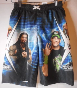 2016 WWE Superstars Grafik Badehose Jungen L 10-12 elastischer Bund Innenfutter - Bild 1 von 16