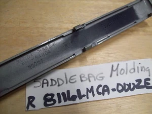NOS OEM Honda Right Trunk Side Molding Sil. Met. 2002-03 GL1800A 81161-MCA-000ZE - Bild 1 von 4