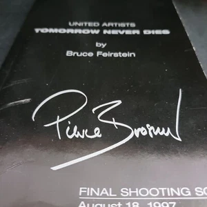 Pierce Brosnin Signed/Autographed James Bond 007 Final Shooting Script Aug 1997 - Picture 1 of 7