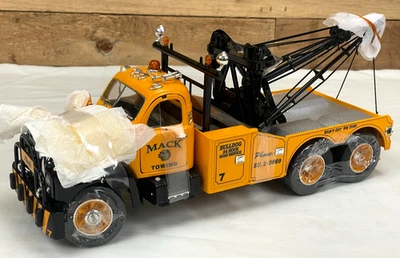 Grúa Mack B-61 1997 primera marcha 1960 remolque Bulldog 24 horas 1/25 49-0003 nueva en caja Foto 1 de 4