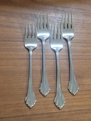 Juego de 4 tenedores de ensalada Oneida EE. UU. BANCROFT de acero inoxidable 6 3/4" Foto 1 de 4