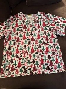 EUC Winter Holiday Christmas Trees Red Green Black Scrub Top Size XL - Picture 1 of 7
