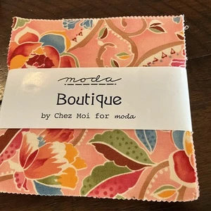 Chez Moi “Boutique” 42 Pc 5”sq Charm Pack For Moda Fabrics - Picture 1 of 3
