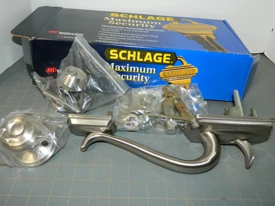 Schlage Camelot Entrance Handleset Brushed Satin Nickel w/Georgian Inside Knob - Image 1 of 4