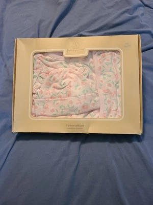First Imoressions Pink Floral 3-Piece Baby Gift Set 0-3 Months NIB - Image 1 of 4
