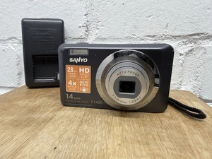 Sanyo VPC-X1420GX 14MP digital camera + CHARGER + BATTERY - X1420 TESTED - Picture 1 of 11