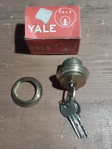 Cerradura de puerta de mortaja de latón cilindro vaso pasador YALE 2 llaves originales - Imagen 1 de 5