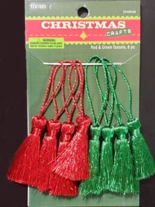 Mini borlas de 8 unidades NAVIDAD ARTESANÍAS - rojo metálico y verde - Imagen 1 de 2