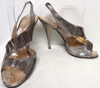 ROBERTO CAVALLI 宽带金属银色和金色 SLINGBACK PEEPTOE PUMP 尺寸 38 — 第 1/4 张图片