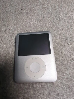 Apple iPod Nano 3rd Generation A1236 Model 4GB Silver *Not Charging Or Powering* - Image 1 of 2