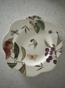 "Cuenco de pasta sopa Spode Fruit Haven 9 1/2"" mariposa bayas de abeja borde festoneado" - Imagen 1 de 10