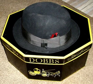 Vintage Dobbs Herren schwarz Fedora Hut Größe 8" SELTEN BASKIN RACQUET CLUB HUT VERPACKT - Bild 1 von 7