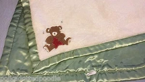 NOJO Verde y Crema/Marfil/Blanco roto Oso de Peluche Bebé Manta Borde Satinado y Espalda - Imagen 1 de 4