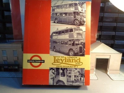 EFE 99913 Museo del Transporte de Londres Set de Regalo 4 Autobuses Leyland de Posguerra Londres Foto 1 de 2