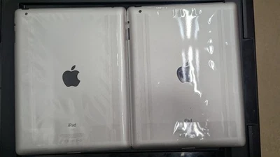 2x Apple iPad A1395 16 GB, Wi-Fi, 9.7 in - Image 1 of 4